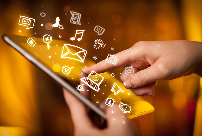 開啟指尖科技新時(shí)代 APP與電子產(chǎn)品平面廣告素材